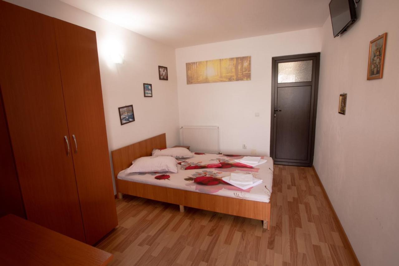 Casa Camelia Hotel Dunatölgyes Kültér fotó